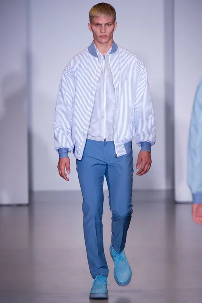 Look 28